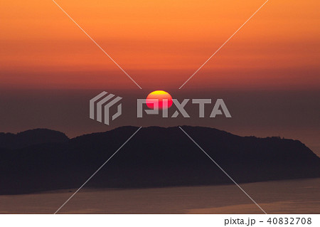 北陸自動車道杉津PAからの夕日／福井県敦賀市 40832708