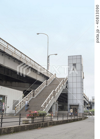 エレベーター付きの歩道橋（神奈川県横浜市） 40833090