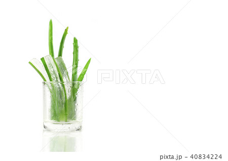 Peel Aloe Vera leaves shows transparency gel. Peel Aloe Vera leaves shows transparency gel. 40834224