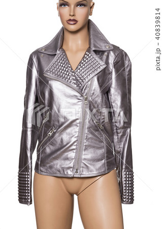 Advertising clothes for women. 40839814