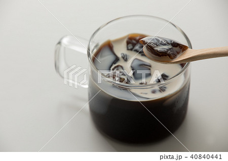 コーヒーゼリーを食べる 40840441