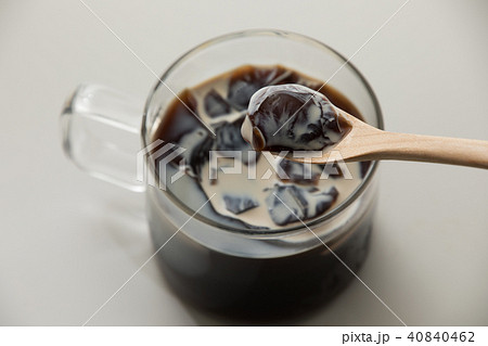コーヒーゼリーを食べる 40840462