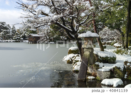冬の金沢旅行　雪の兼六園 40841139