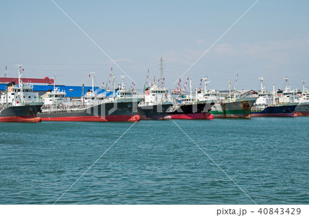 丸亀港に停泊するタンカー群 40843429