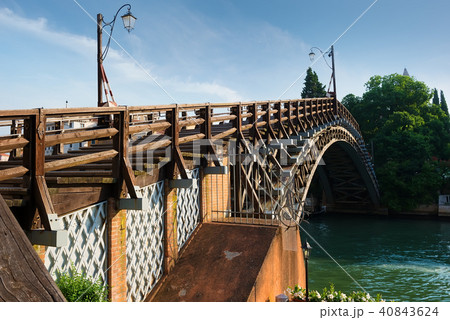 Accademia Bridge in Venice Accademia Bridge in Venice 40843624