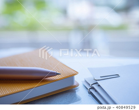 ビジネスイメージ・書類・手帳・女性 ビジネスイメージ・書類・手帳・女性 40849529