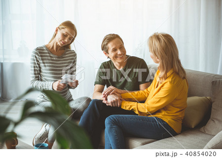 Joyful married couple are happy about surrogate pregnancy  40854020