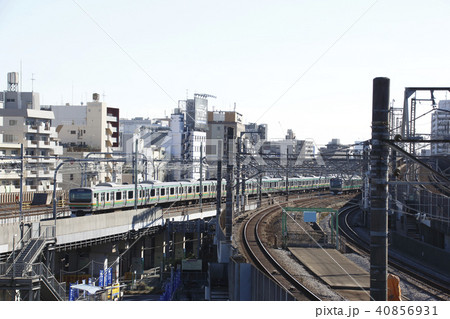 赤羽付近を行く湘南新宿ラインE231系 40856931