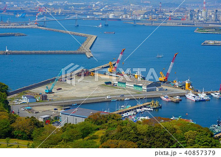 震災からの復興を急ぐ小名浜漁港 40857379