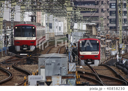 品川駅で切り離される京浜急行600形付属編成 品川駅で切り離される京浜急行600形付属編成 40858230
