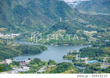 讃岐平野の風景 府中湖 の写真素材