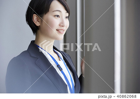 ビジネスウーマン　会議室 40862068