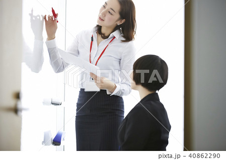 ビジネス　打ち合わせ 40862290