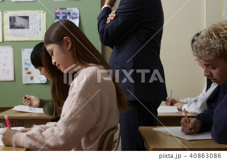 学校　夜間　受講生 40863086