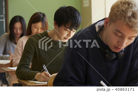学校　インターナショナル　授業風景 40863171