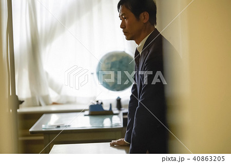 男性教師　ポートレート 40863205