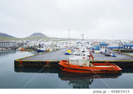 フェリーから見たヘイマエイ島の港 40865415