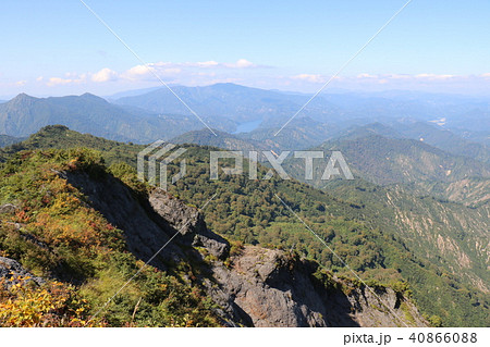 会津朝日岳の山頂からの眺め 会津朝日岳の山頂からの眺め 40866088
