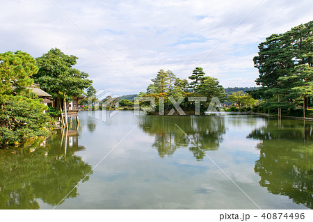 金沢市　兼六園　霞ヶ池 40874496