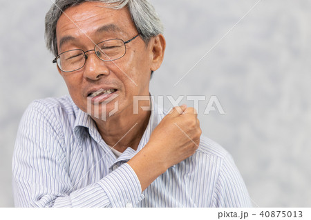 Asian Elderly back neck and shoulder pain 40875013