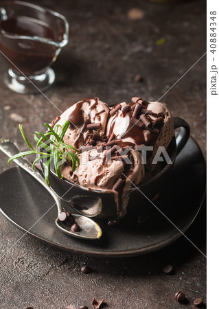 Chocolate coffee ice cream 40884348