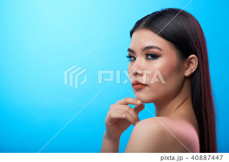 Gorgeous woman 40887447