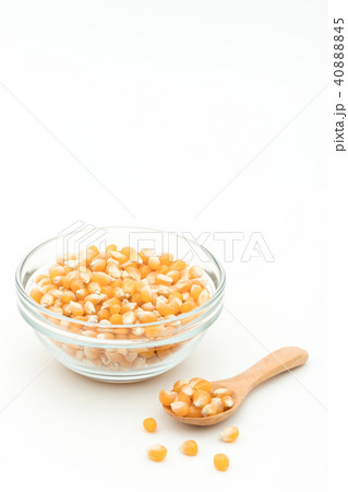 ポップコーンカーネル: Yellow Popcorn kernels  40888845