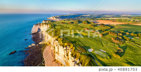 Aerial panorama of chalk cliffs at Etretat - Normandy, France 40891703