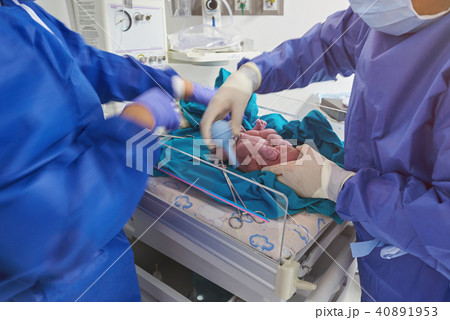 Cleaning newborn baby 40891953