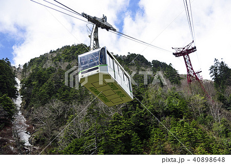 千畳敷カールに向かうロープウェイ 40898648