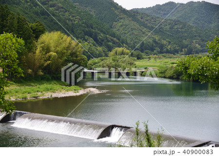 四万十川上流の沈下橋 40900083