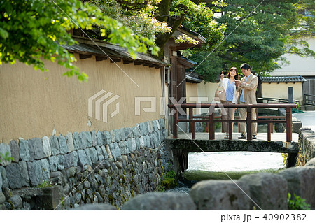 ミドルカップル 旅行 イメージ 40902382