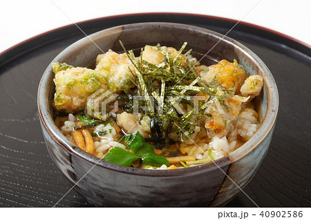 ホタテの天ぷらのだし茶漬け 40902586