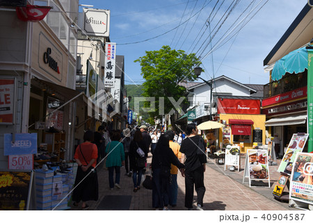 初夏の軽井沢銀座通りの写真素材