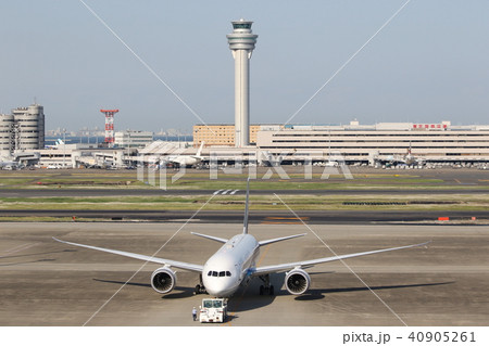 B787と管制塔 B787と管制塔 40905261