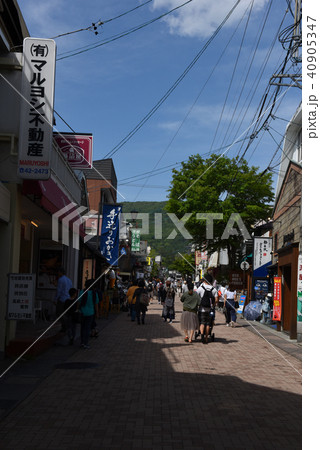 初夏の軽井沢銀座通りの写真素材