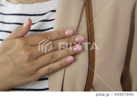 Beautiful female hand with manicure.  40907940