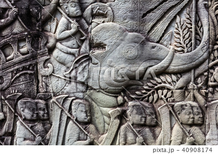 bas-relief on the wall 40908174