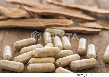 Lingzhi mushroom, Herb capsule 40909573