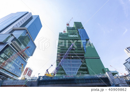 渋谷駅再開発 ビル群 クレーンの写真素材