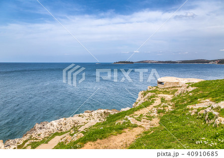 Rocky coast with shelter in Rovinj. 40910685