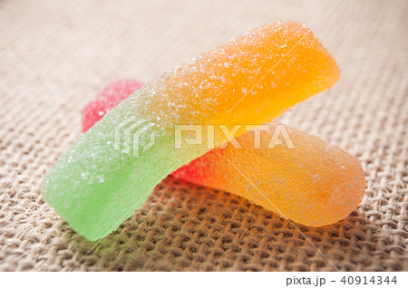 acidulous candies in shaped french fries  40914344