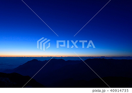 北アルプス・野口五郎岳 夜明け前 マジックアワー 北アルプス・野口五郎岳 夜明け前 マジックアワー 40914735