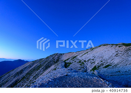 北アルプス・野口五郎岳　夜明け前　マジックアワー 40914736