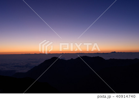 北アルプス・野口五郎岳 夜明け前 マジックアワー 北アルプス・野口五郎岳 夜明け前 マジックアワー 40914740