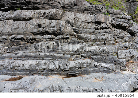 群馬県下仁田町　宮室の逆転層（5月） 40915954