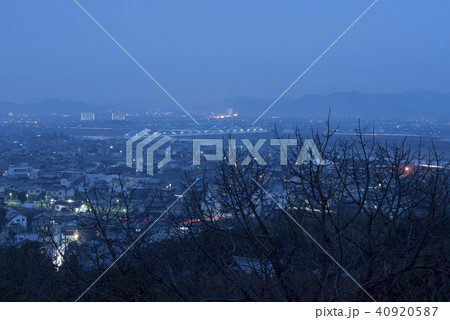 加古川市の夜景　夜明け前（兵庫県加古川市） 40920587