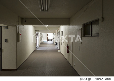 マンションの共用廊下　専有部分 40921866