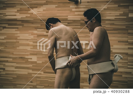 Sumo wrestling 40930288