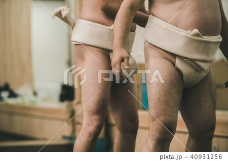 Sumo wrestling 40931256